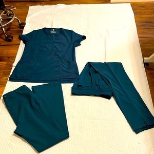 Jaanuu Scrub Top, 2 Srub Pants gently used